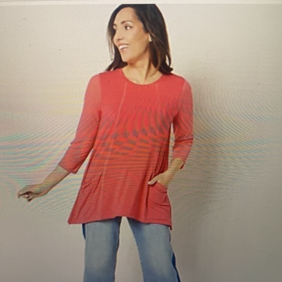 LOGO Rayon 230 Top with Mesh Sleeves - Picture 11 of 11